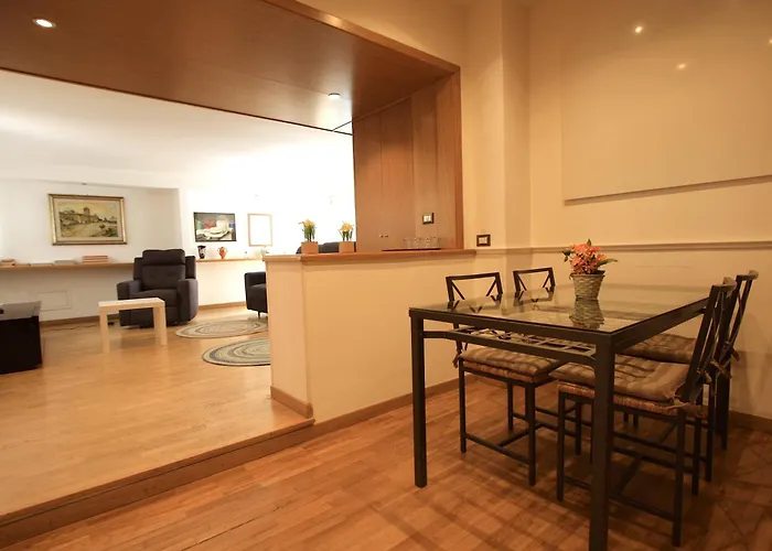 Giulio Cesare House Апартаменты *